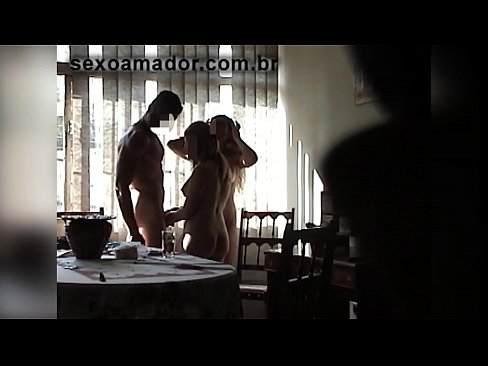 ❤️ લૈંગિક મિત્રો તેની સાથે એક વિશાળ માણસ અને એક થ્રીસમને આમંત્રિત કરે છે ગુદા પોર્ન ❌️