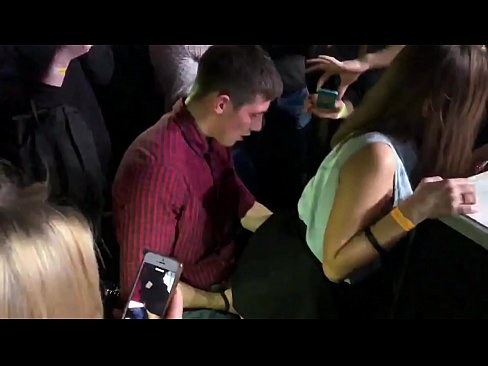 ❤️ રશિયન નાઇટક્લબમાં વાસ્તવિક સેક્સ. ગુદા અને યોનિમાર્ગમાં 18 વર્ષની રશિયન છોકરીએ નાઈટક્લબમાં ચોદાઈ ગુદા પોર્ન ❌️